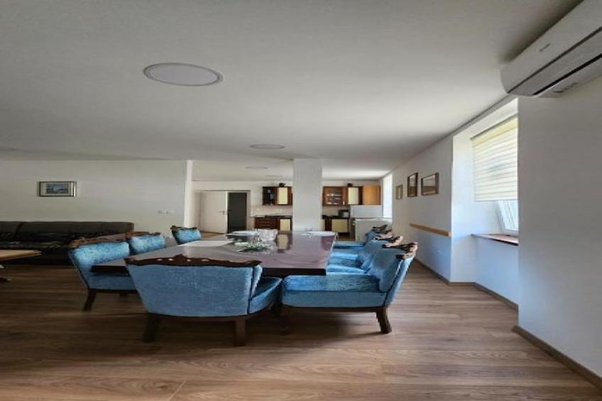 Apartment Gracac - Two Bedroom Apartment with Terrace - foto 9