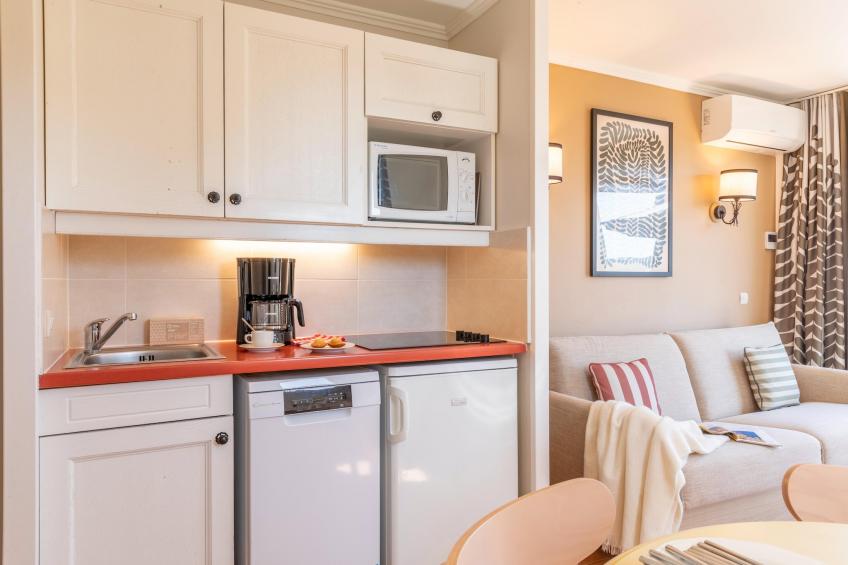 Pierre & Vacances Village Pont Royal en Provence Apartment 4 people - 1 bedroom - Balcony or terrace - Air-conditioned - Renovated - foto 4