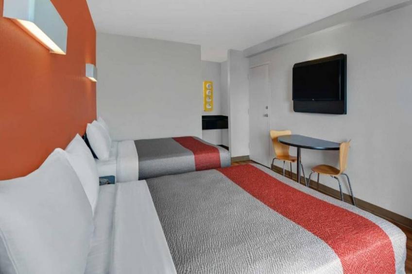 2 Full Beds  ADA/Tub - foto 9