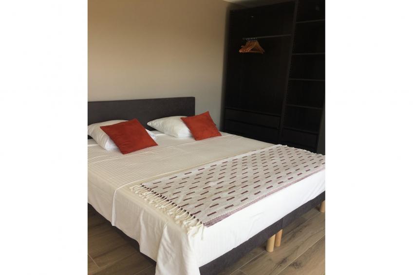 Belle maison avec piscine à débordement chauffée - foto 23