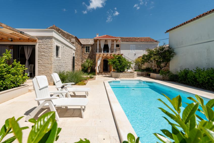 Apartment Varos 2+1 with shared pool - foto 5