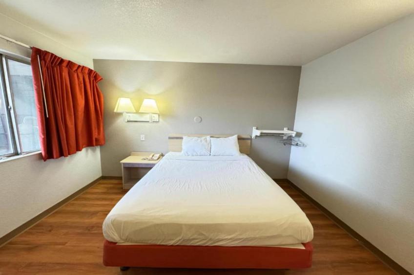 1 Full Bed  Suite Non-Smoking Kitchen - foto 7