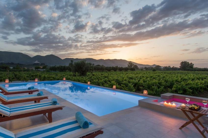 Haus in Arkadii mit Innenbalkon