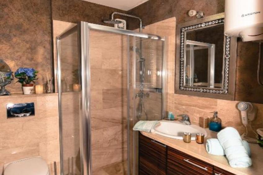 City & Sea Escape Studio Near Budva’s Beaches - Studio Apartment - foto 12