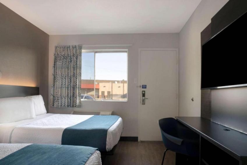 2 Full Beds  Smoking - foto 24