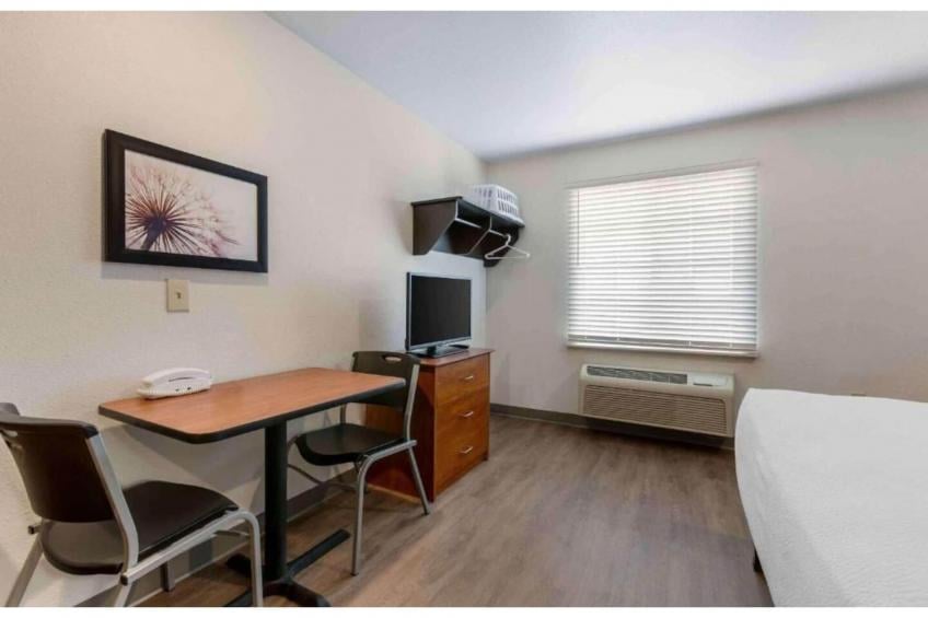 1 King Bed | Hearing Accessible, Kitchen - foto 15