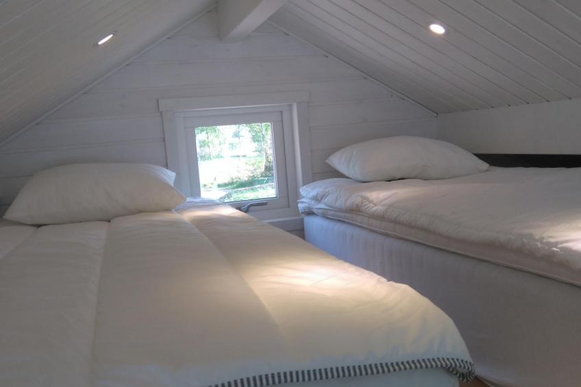 Holzhaus mit Terrasse, direkt an einer Bucht - foto 9