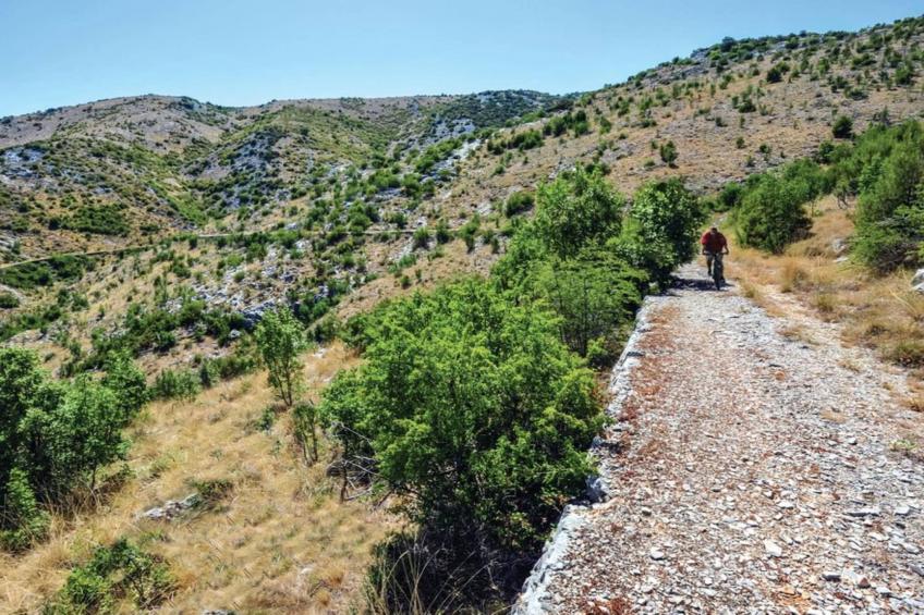 Countryside Idyllic Holiday Home with Pool - Three Bedroom Holiday Home with Pool - foto 17