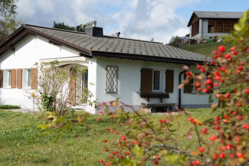 mit Garten Tgeasa Schilendra-Lantsch/Lenz