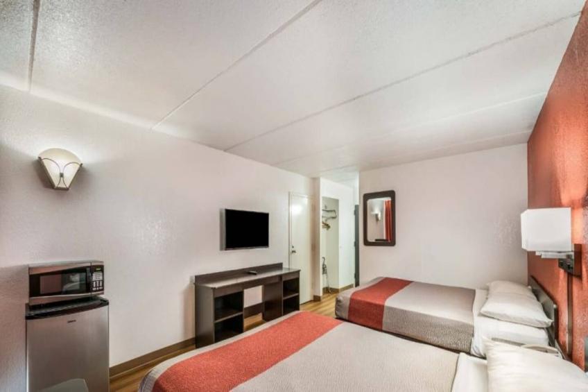 2 Queen Beds  Non-Smoking Micfridge - foto 4