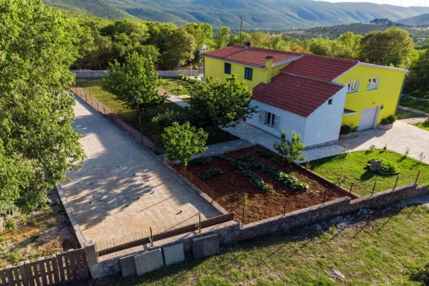 Tranquil Oasis Holiday Home Primorski Dolac with Pool - Three Bedroom Holiday Home with Pool - foto 27