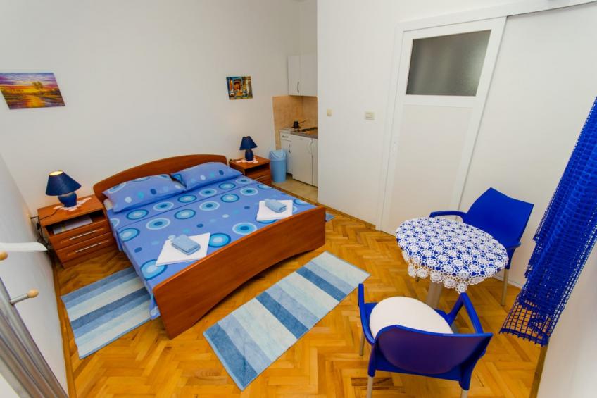 Apartments Ivana (TR) -Studio with Terrace ( A2) - foto 3