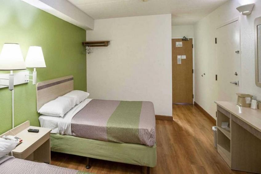 2 Queen Beds  Non-Smoking Mini Fridge - foto 4