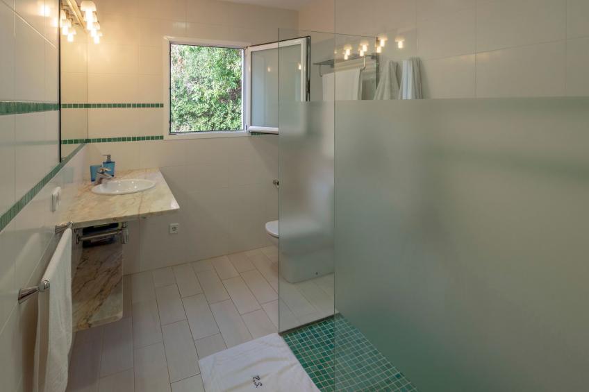 Moderne, frische Familienvilla Allondra - foto 23