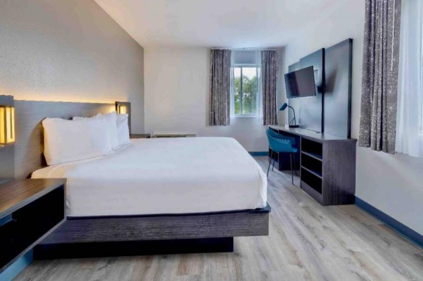 1 Queen Bed  Non-Smoking - foto 25