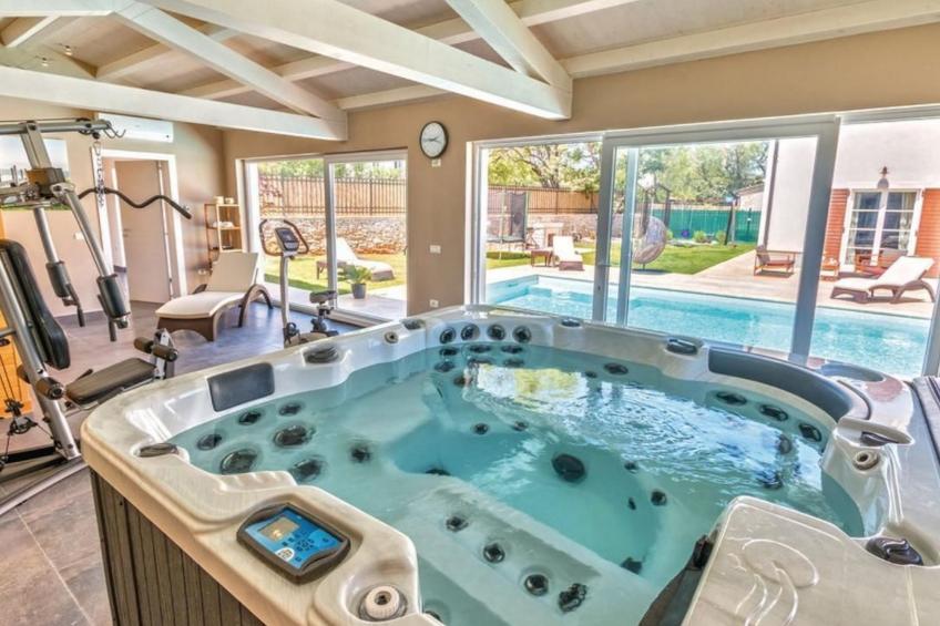 Villa "Magnolia" mit Schwimmbad, Sauna und Jacuzzi
