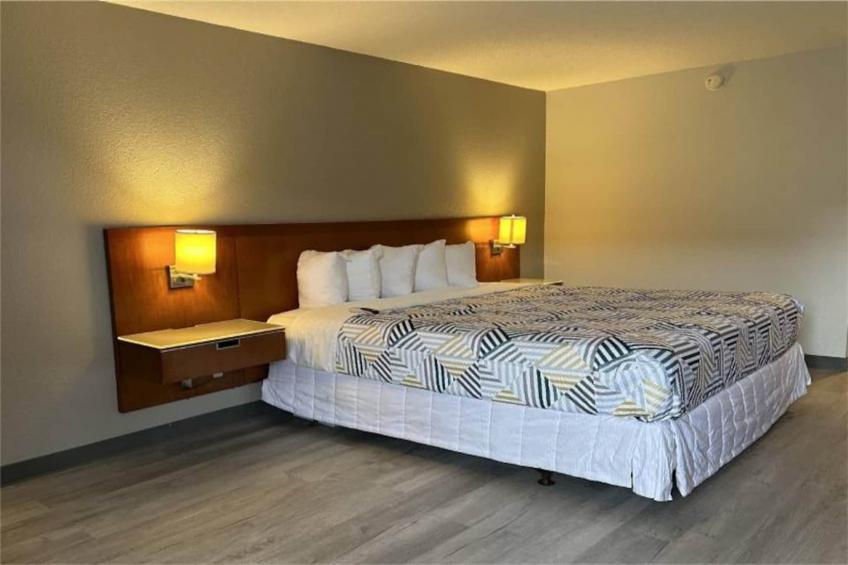 1 King Bed  Non-Smoking - foto 22
