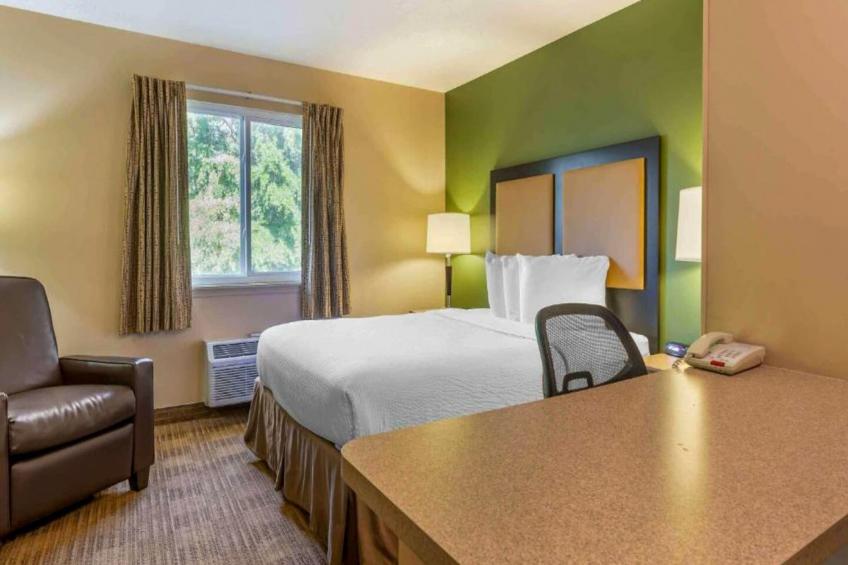 1 Queen Bed | Mob Acc Tub Ste Nsmk Sb Micfri - foto 22