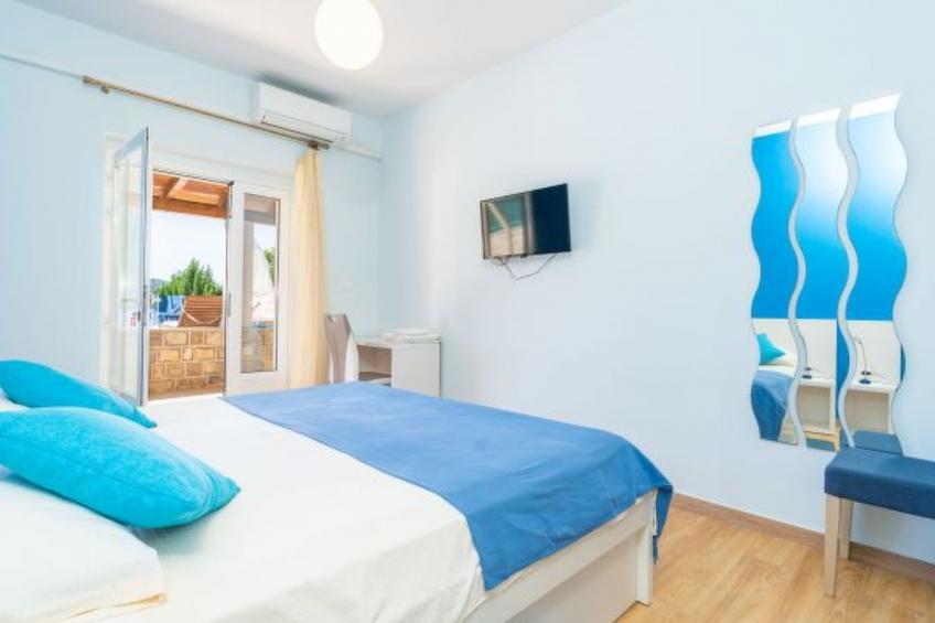 Beachfront Apartment house Hon with pool - foto 56