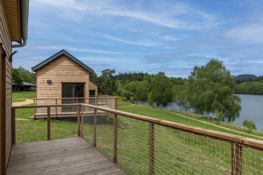 Le Domaine des MonÃ©diÃ¨res - Cabane de charme vue Lac 2ad  2enf -12ans - foto 6