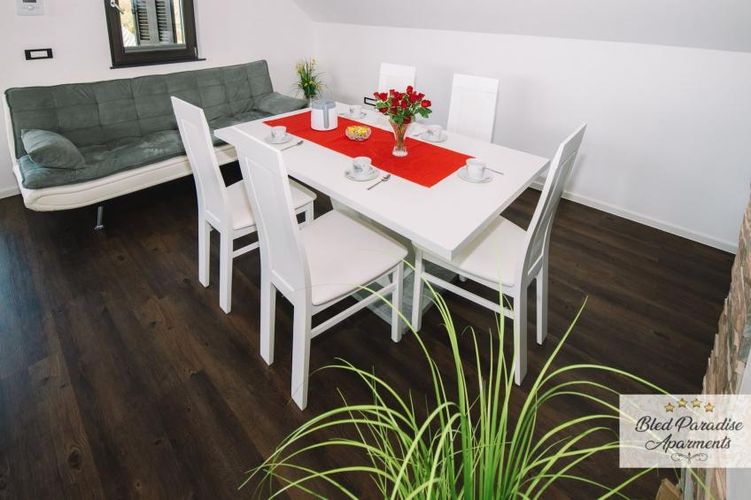 Bled Prestigious and Stylish Apartments - Two Bedroom Apartment with Balcony (owner 5)