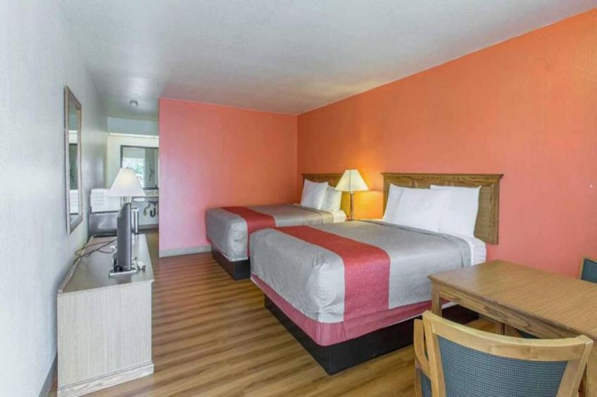 2 Queen Beds  Non-Smoking Micfridge - foto 3