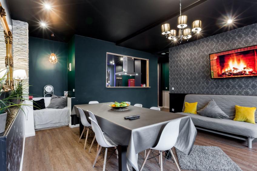 für acht Erwachsene und zwei Kinder