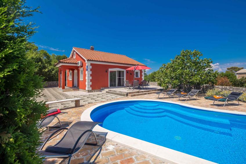 Villa With sea view and pool - BF-MHFN6
