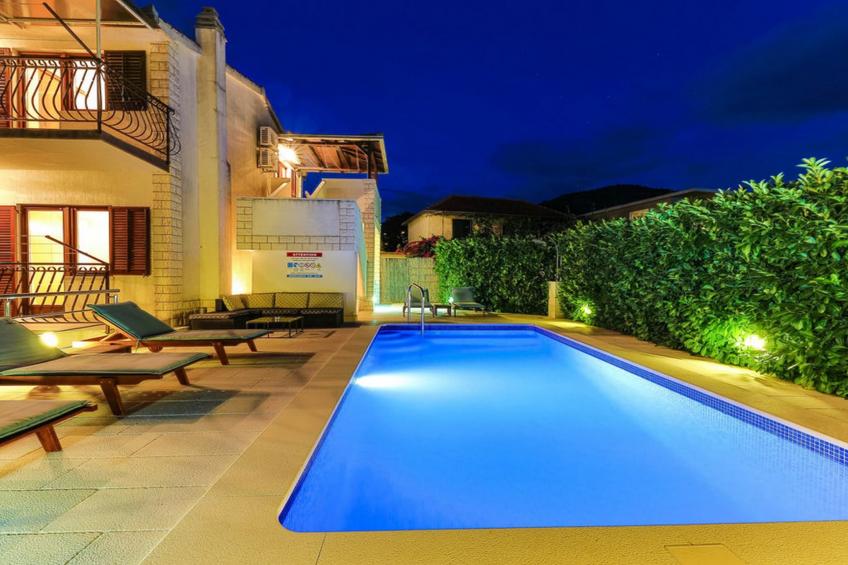 Relaxing Holiday Home with Pool, Fitness Area, and Entertainment Facilities - Six Bedroom Holiday Home - foto 36
