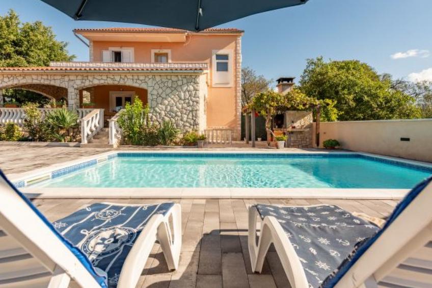 Holiday House Laetitia with pool