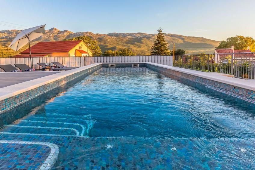 in Dugopolje mit Privatem Pool - foto 29