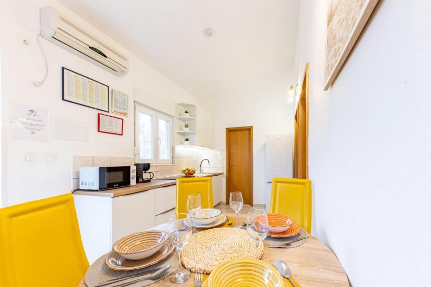 Spacious Prgomet Retreat with Private Pool, Fitness Centre, and Garden - Three Bedroom Villa - foto 3