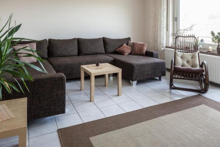 mit Balkon und Rheinblick