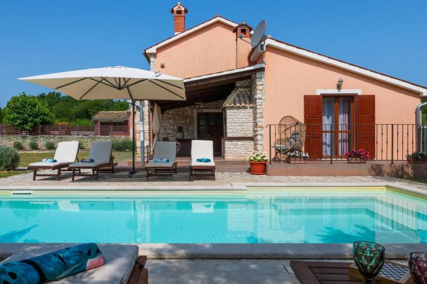 Villa mit privatem Pool und großem Garten - foto 39