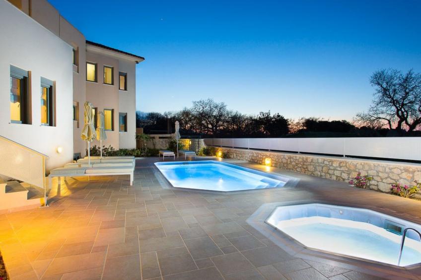 Deluxe Villa Ianthos - Whirlpool im Freien, Kinderpool - foto 17