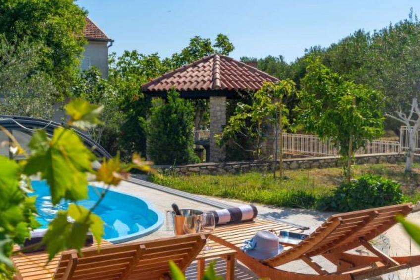 Charming Villa Rea, 8+2 with heated pool - foto 55