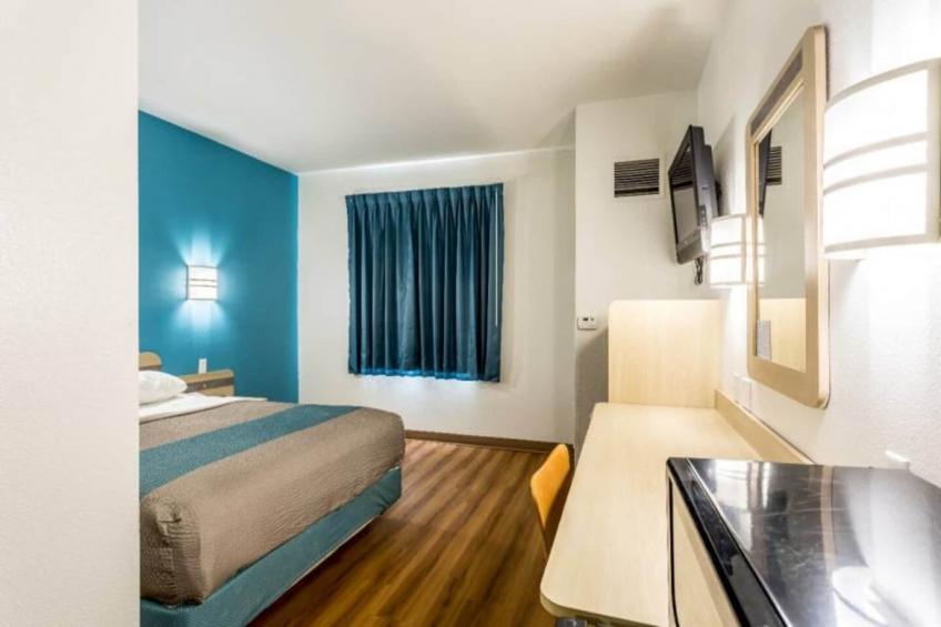1 Queen Bed  Smoking - foto 25