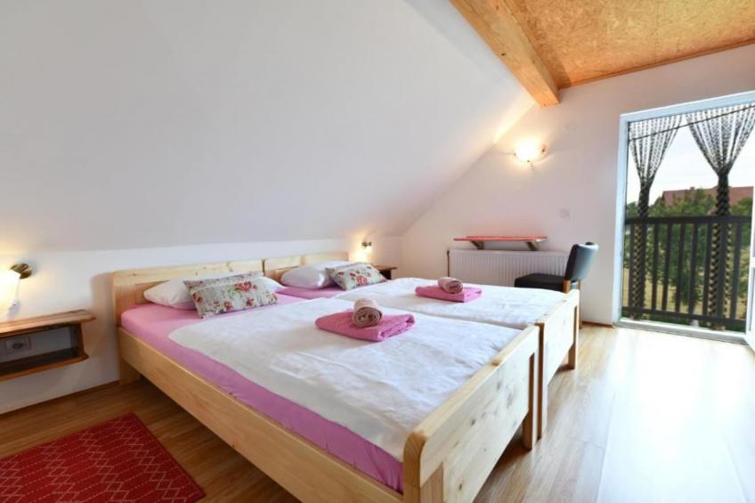 Holiday Apartment Vuković - Three Bedroom Holiday Home With Terrace - foto 6