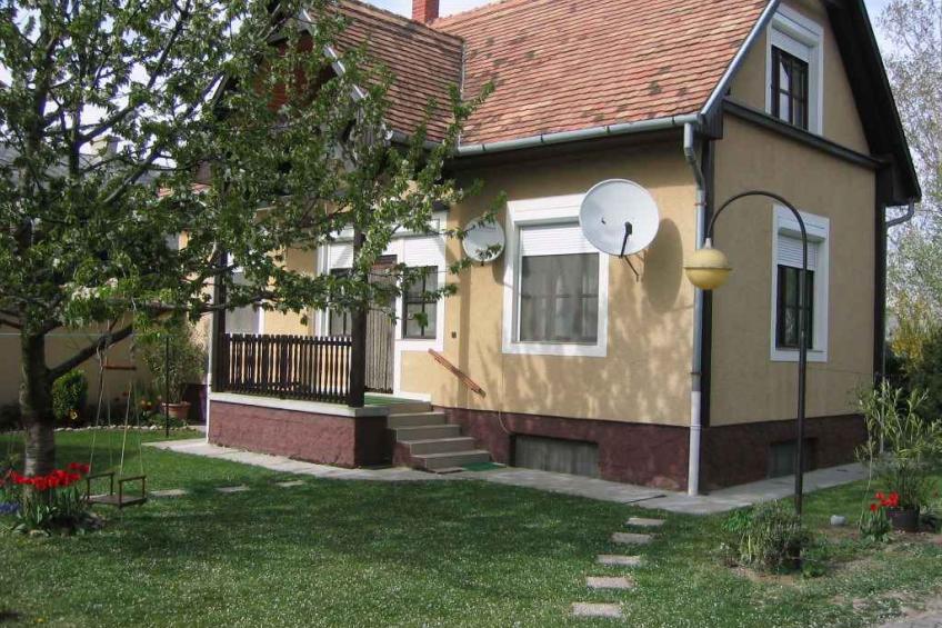 Holiday apartment in quiet surroundings with garden - BF-J95X