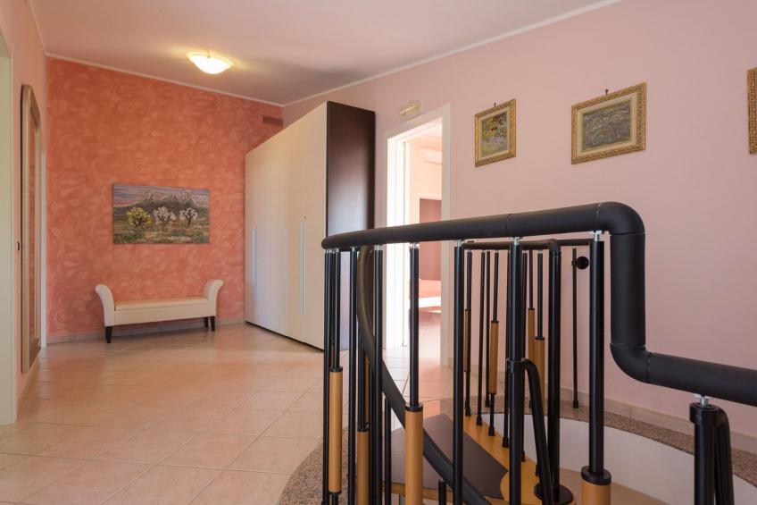 Angenehmes Haus mit privatem Pool - foto 27