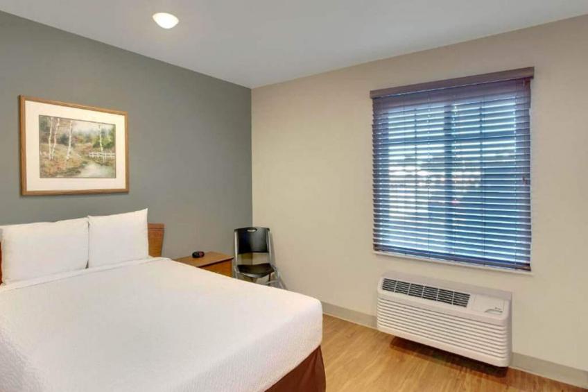 1 Bed | ADA\/RI Shower\/Suite\/Kitchen - foto 8