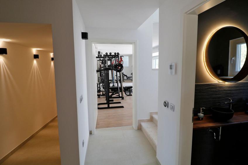 Moderne Villa mit Infinity-Pool im Bergdorf Veliko Brdo - foto 7