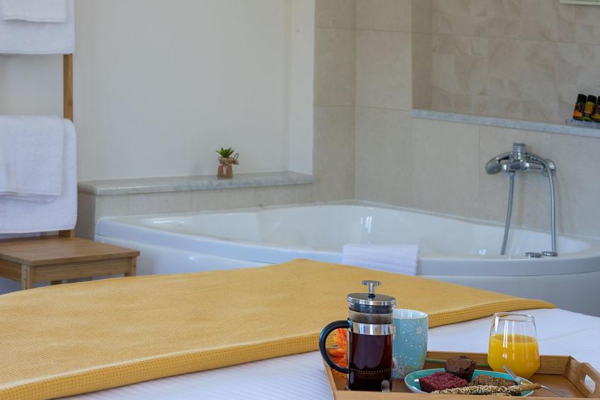 Haus in Agia Marina mit Außenpool - foto 7