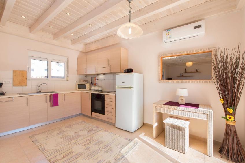 Schönes Haus in Kolympia mit privatem Parkplatz - foto 14