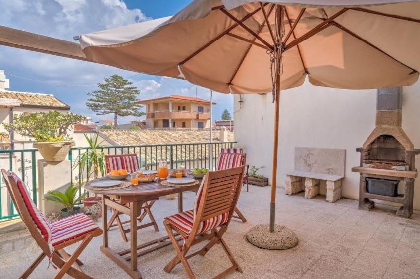 Agamennone, Wohnung 20 Meter vom Meer entfernt mit einer möblierten Terrasse. - foto 2