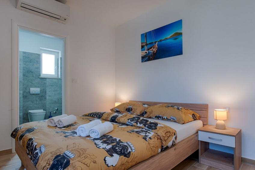 Haus in Pinezići mit privatem Pool - foto 36