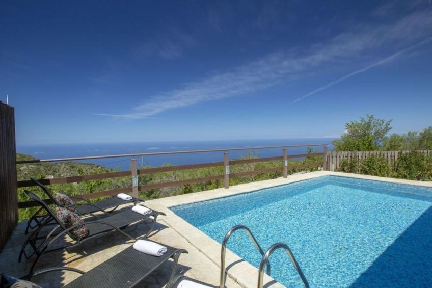 in Apollonii mit privatem Pool und spektakulärer Aussicht