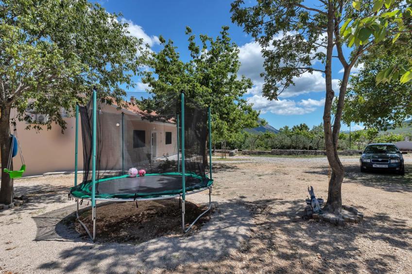 in Rašćane mit Beheiztem Pool - foto 14