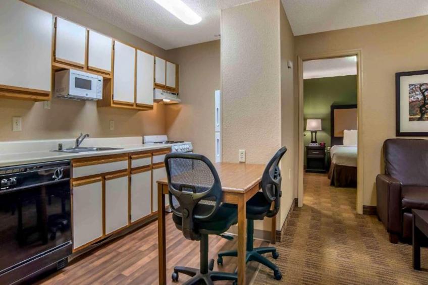 2 Queen Beds | Suite, Non-Smoking, Micfridge - foto 11