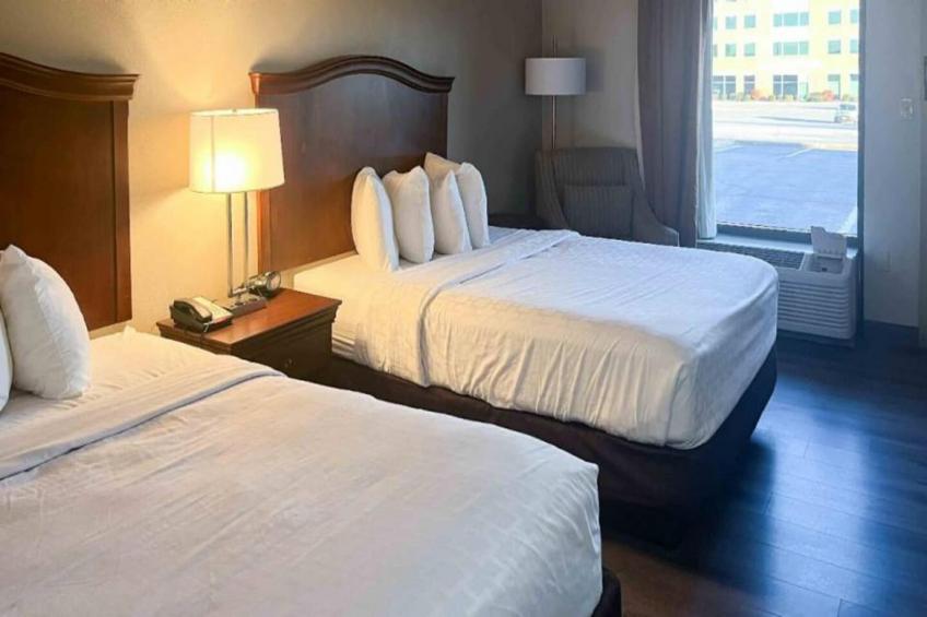 2 Queen Beds  Non-Smoking Micfridge - foto 6